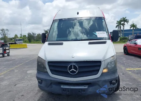 2015 Mercedes-Benz Sprinter 2500 Normal Roof из США, поврежденный, VIN WD3PE7DC1FP102088